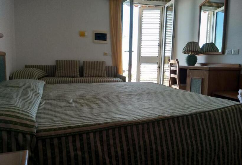 חדר סטנדרט לארבעה, Casthotels Tramonto D Oro Terme