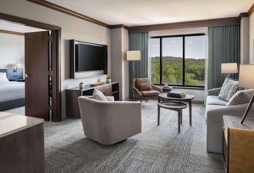 Люкс Вид на Реку, Hyatt Regency Coralville