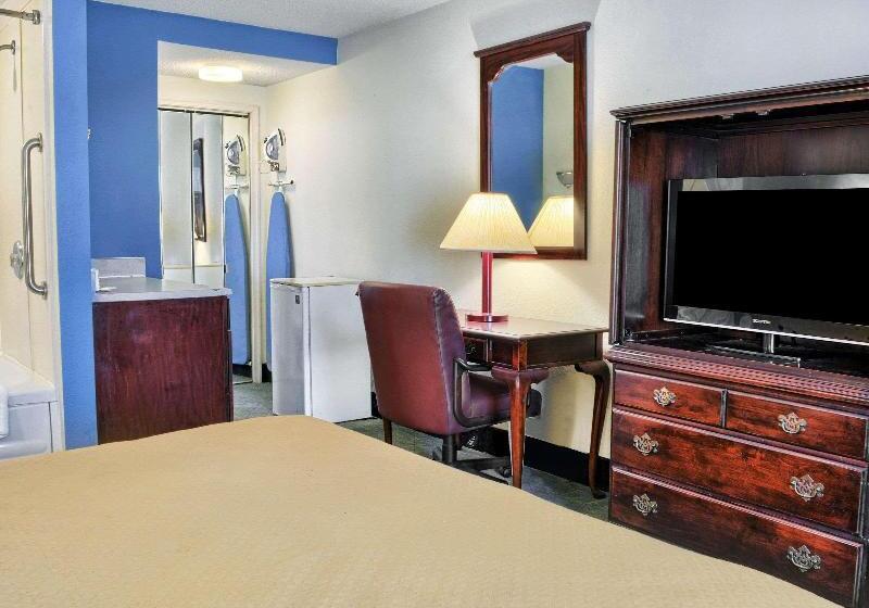 스탠다드 룸 킹사이즈 침대, Quality Inn Thornburg