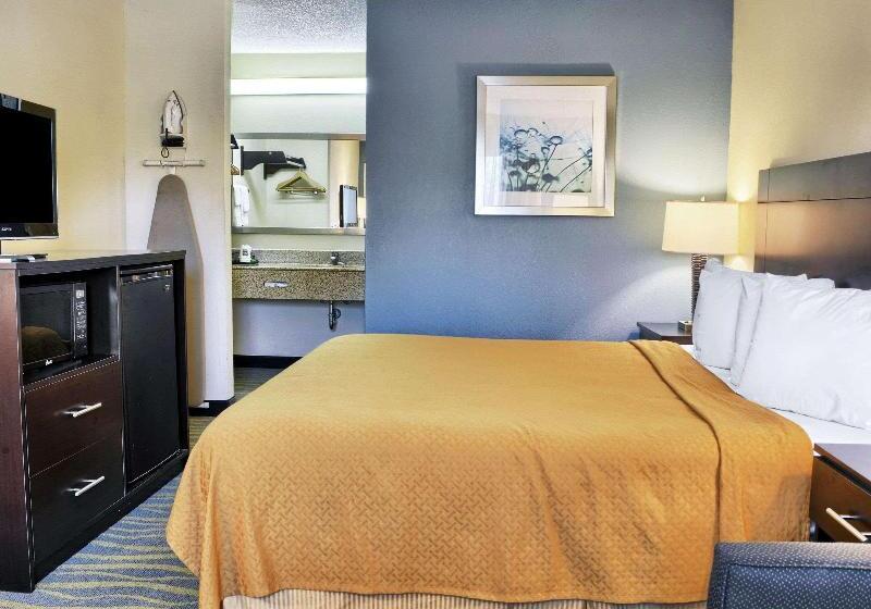 스탠다드 룸 킹사이즈 침대, Quality Inn Thornburg