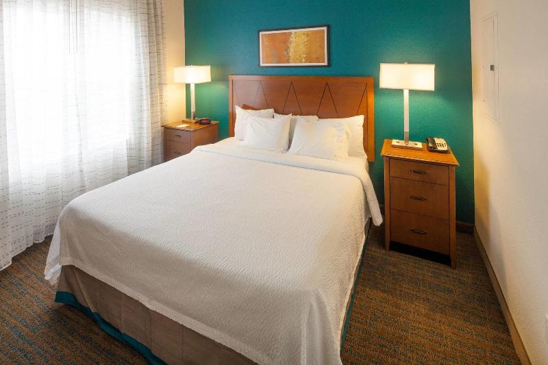 Люкс Кровать Кинг, Residence Inn By Marriott Wichita East At Plazzio