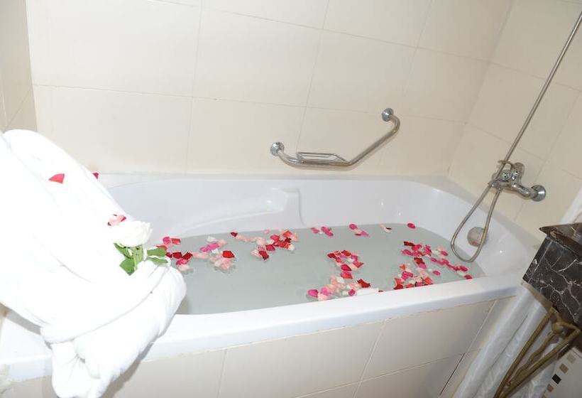标准三人间, Le Zenith Hotel & Spa
