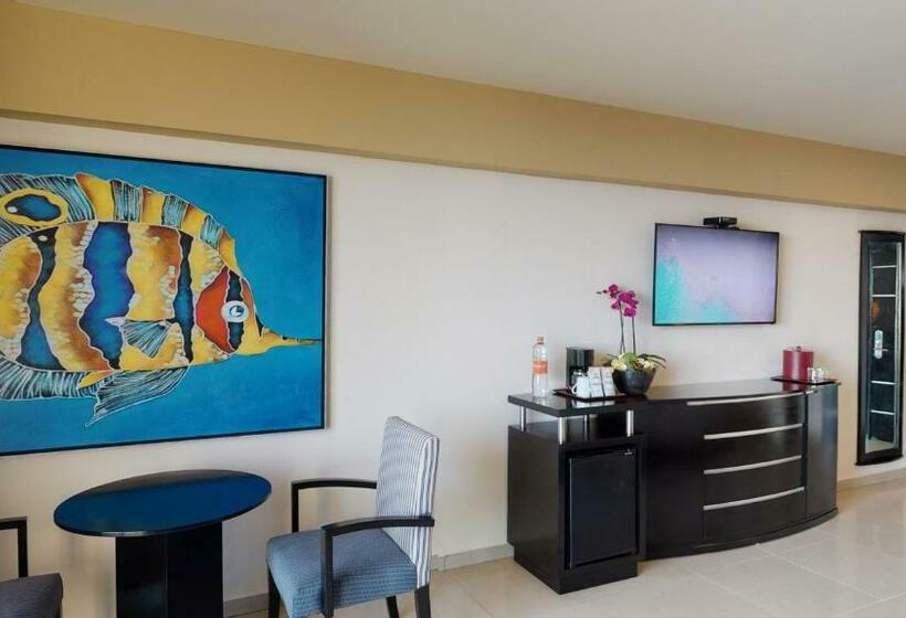 חדר דלוקס עם מיטת קינג, Seadust Cancun Family Resort  All Inclusive