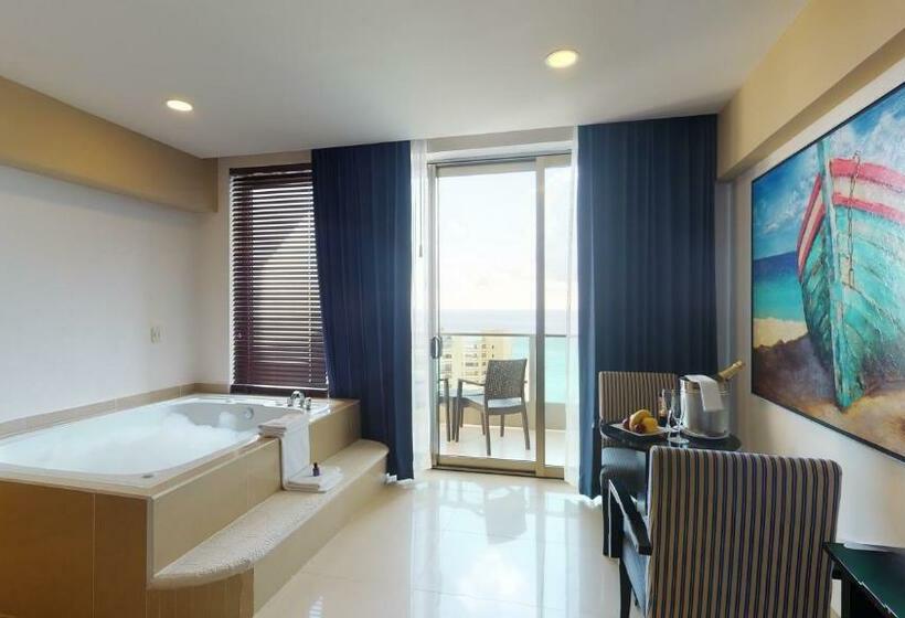 חדר דלוקס עם מיטת קינג, Seadust Cancun Family Resort  All Inclusive