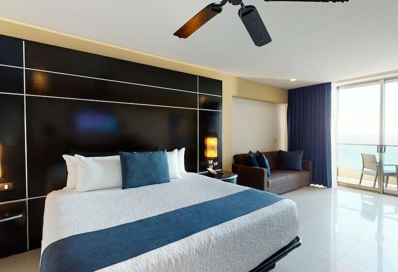 חדר דלוקס עם מיטת קינג, Seadust Cancun Family Resort  All Inclusive
