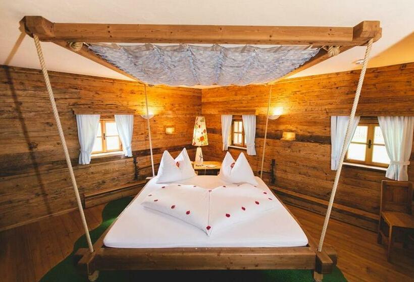 Номер Deluxe, Roanwirt
