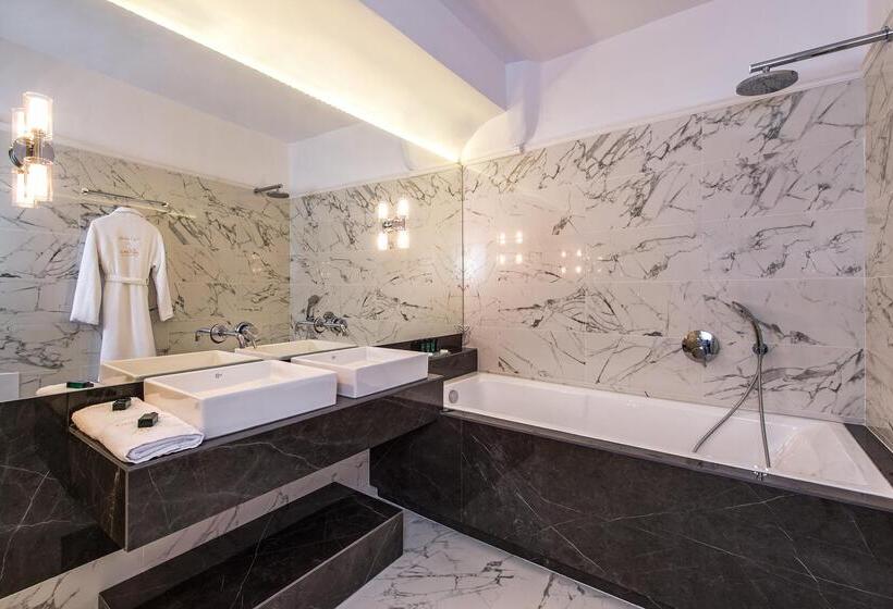 Королевский Люкс, Athina Luxury Suites