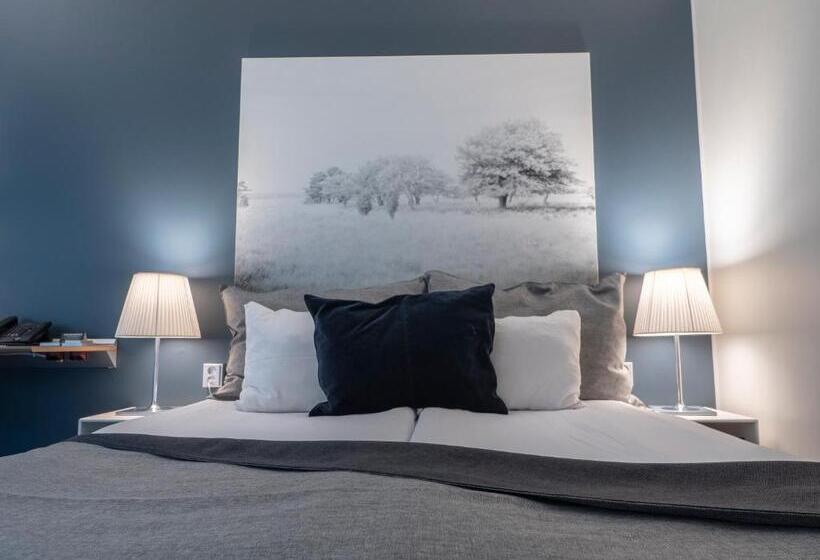 패밀리 룸, Clarion Hotel Sign