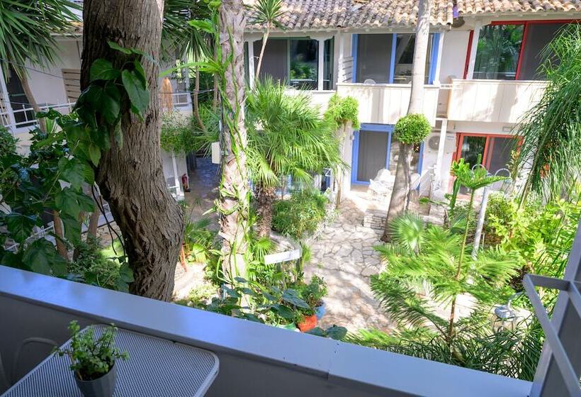 Студия Стандарт, Rouda Bay Beach