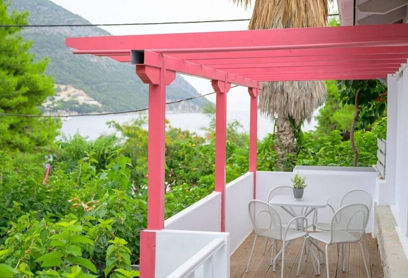 Студия Стандарт, Rouda Bay Beach