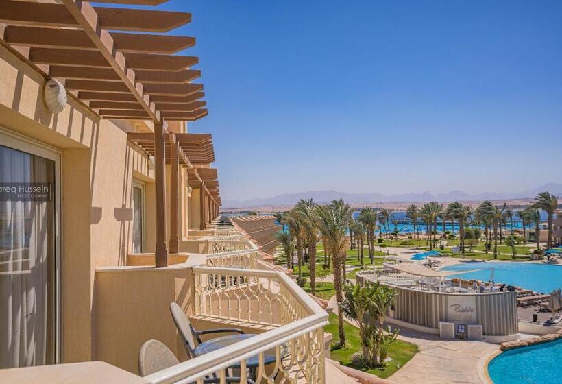 اتاق لوکس با چشم‌انداز, Pyramisa Beach Resort Sahl Hasheesh