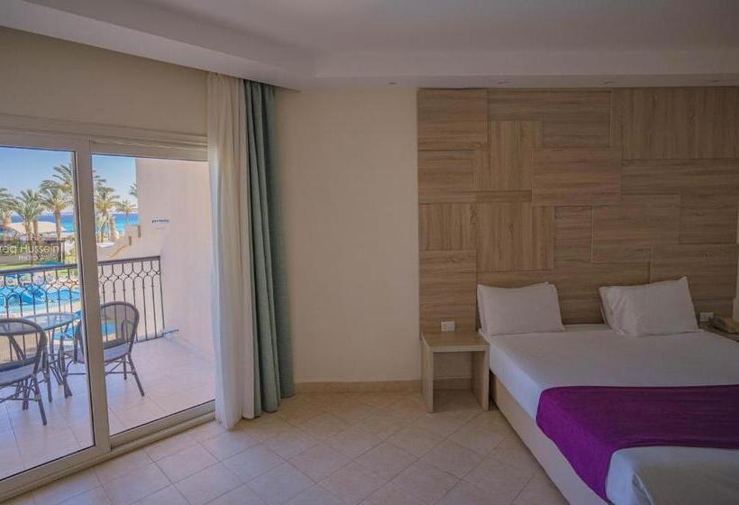 اتاق سوپریور با چشم‌انداز دریا, Pyramisa Beach Resort Sahl Hasheesh