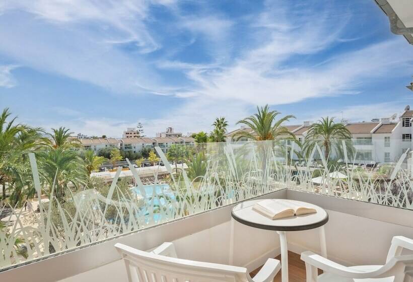 Люкс Вид на Бассейн, Puerto Azul Suite