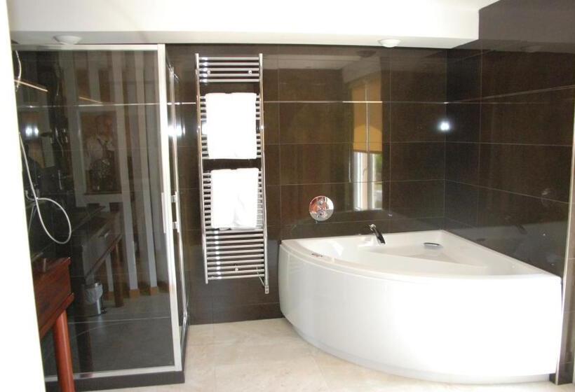 Номер Deluxe Кровать Кинг, Hôtel Ariane & Spa