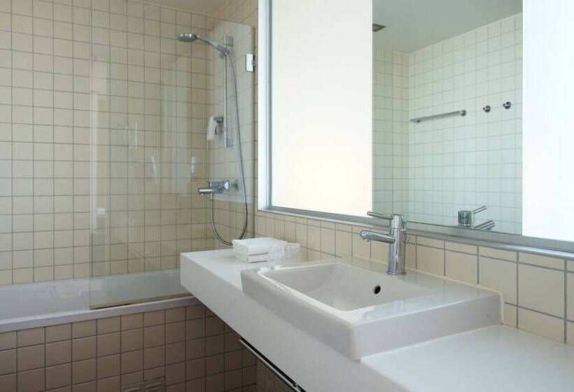 اتاق سوپریور, Quality Hotel 33