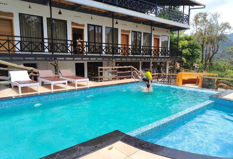 سوئیت 2 خوابه, The Wild Trails Munnar Resort