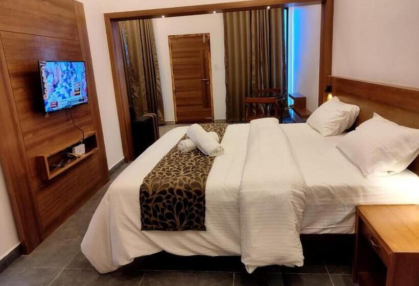 سوئیت 2 خوابه, The Wild Trails Munnar Resort