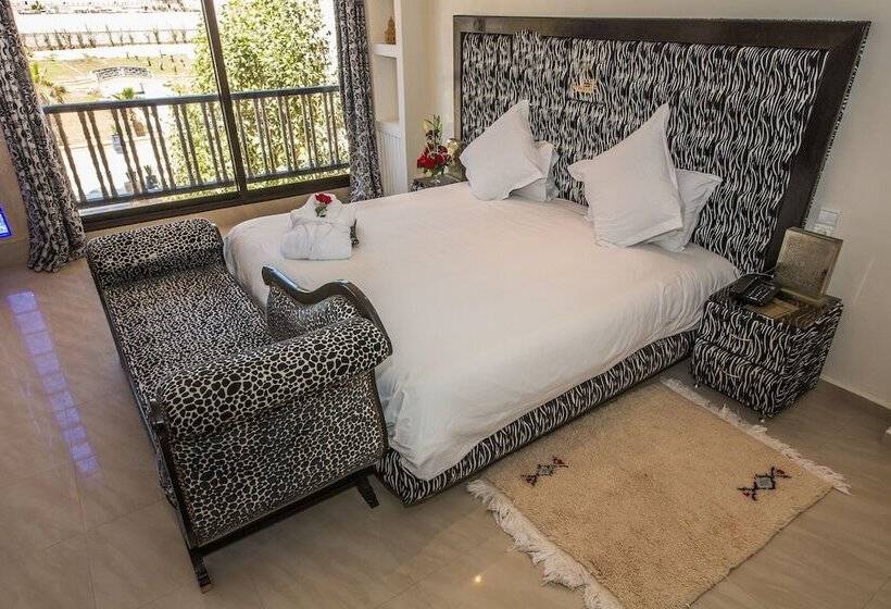 Номер Стандарт, Hôtel Des Iles