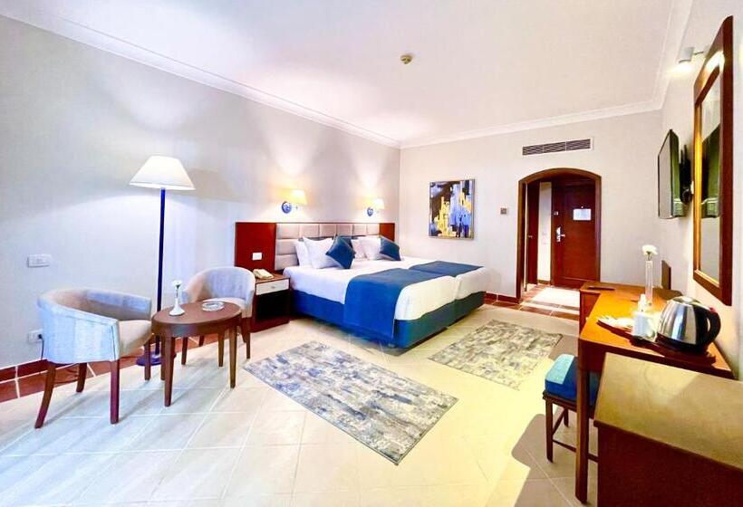 اتاق استاندارد سه نفره, Ivy Cyrene Island Aqua Park Resort