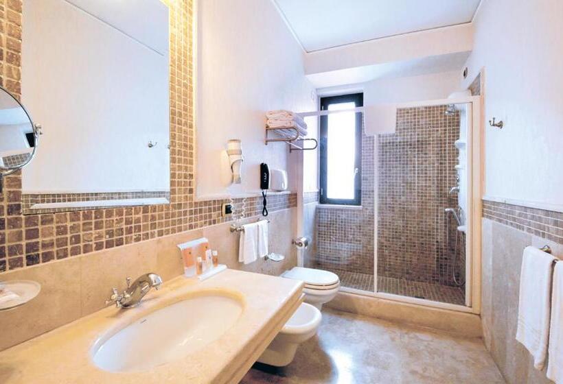 Трехместный Номер Базовый, Grand Hotel Paestum