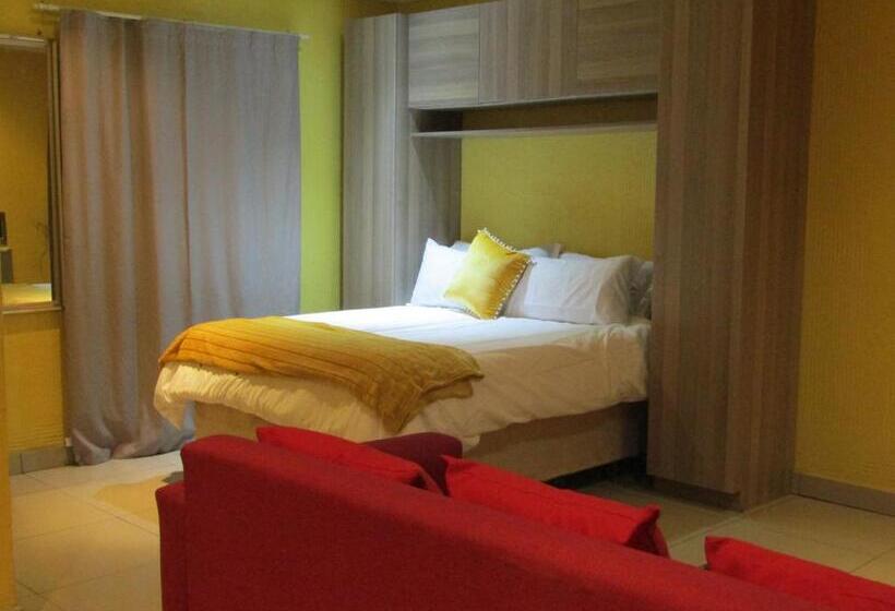 Quarto Standard Cama King, Phomolong Guest House Soweto
