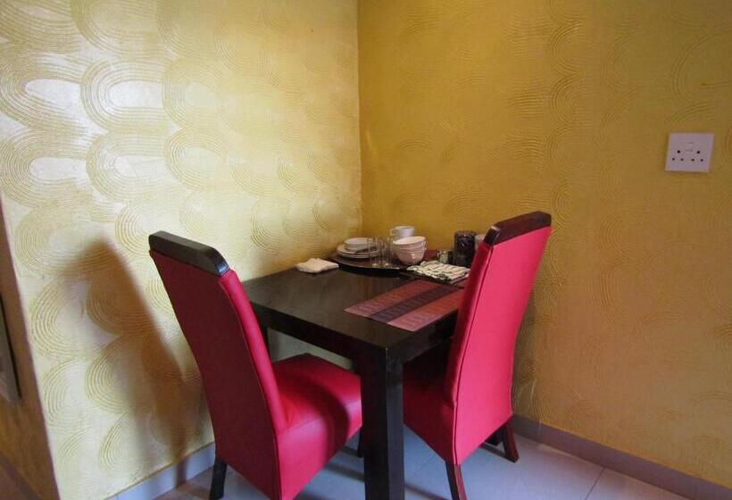 Quarto Standard Cama King, Phomolong Guest House Soweto