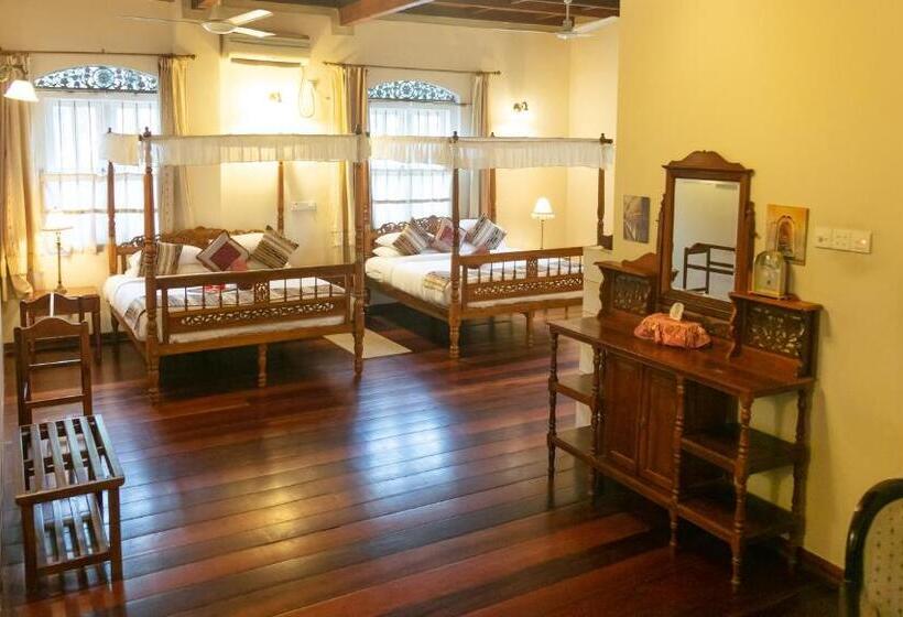 キングサイズベッドのデラックススイート, Manor House Kandy