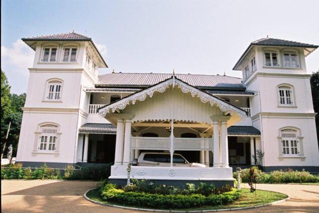 スタンダードスタジオ, Manor House Kandy
