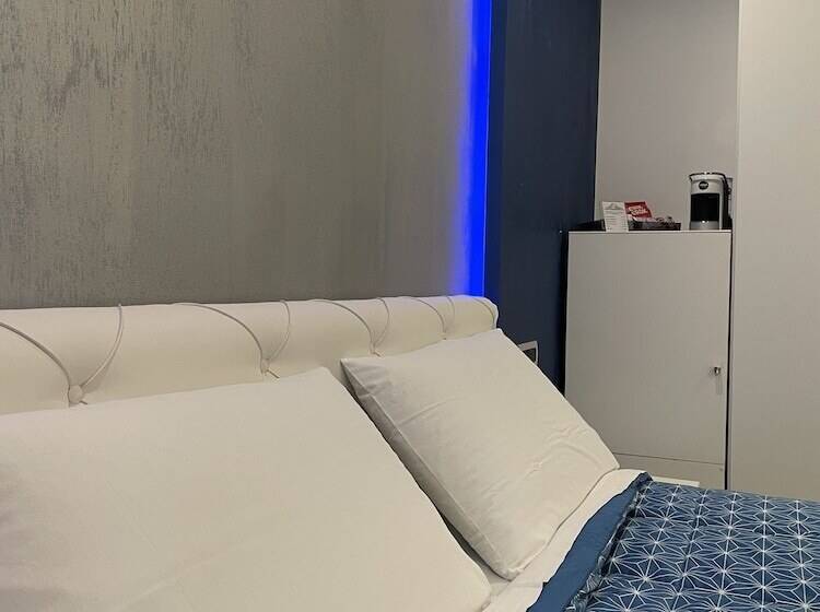 اتاق لوکس, B&b Rossini Luxury 2