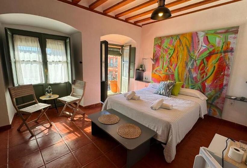 اتاق استاندارد چهارنفره با بالکن, Hostel Plaza Mayor Corredera