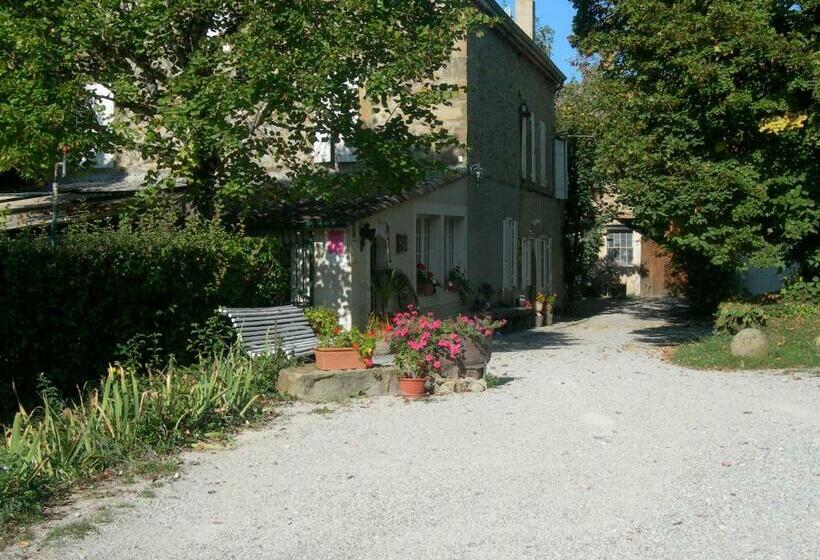 Номер Стандарт Трехместный, Auberge Les Sibourgs