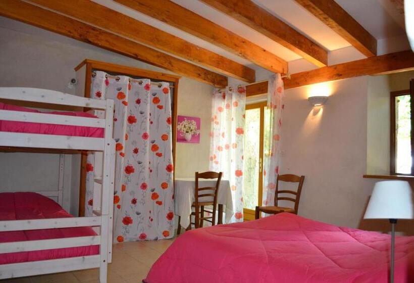 Четырехместный Номер Стандарт, Auberge Les Sibourgs