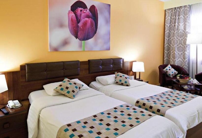 اتاق پریمیوم سه تخته, Three Corners Rihana Resort El Gouna
