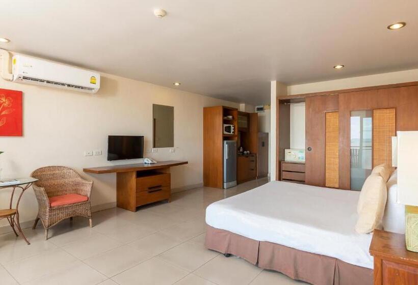 Номер Deluxe Вид на Бассейн, Bella Villa Cabana