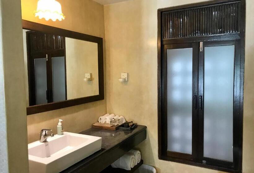 Номер Deluxe, Ao Nang Colors Hotel   Aonang Beach