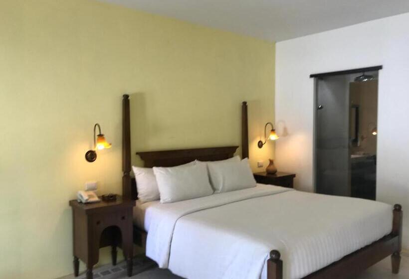 Номер Deluxe Кровать Кинг, Ao Nang Colors Hotel   Aonang Beach