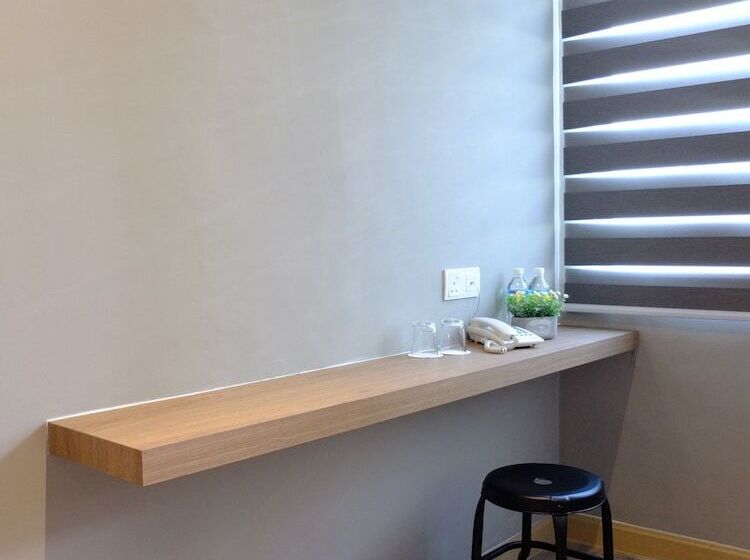 Номер Стандарт, Square Inn
