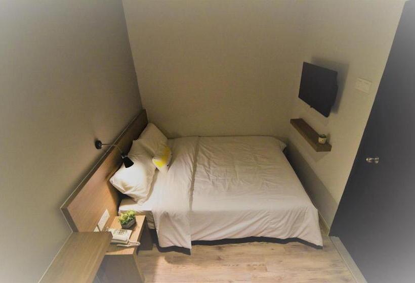 Номер Стандарт, Square Inn