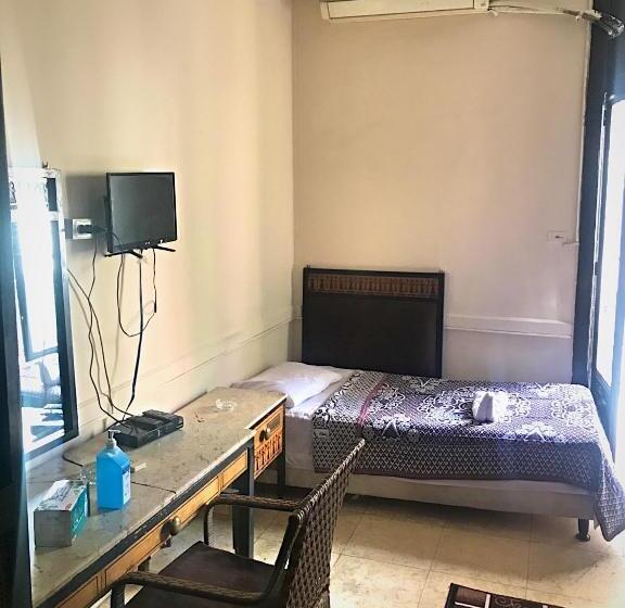 اتاق استاندارد سه نفره, One Season Hostel