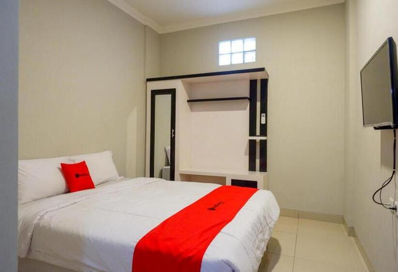 Номер Стандарт, Reddoorz Plus Near Jogja City Mall 5
