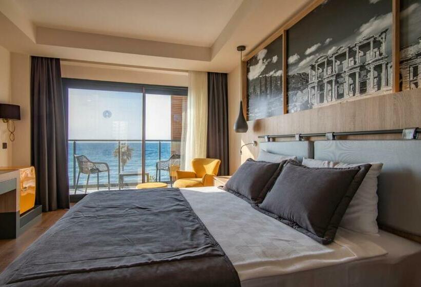 اتاق لوکس, Maia Luxury Beach Hotel & Spa