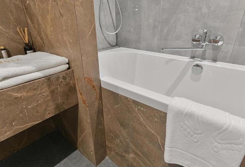 스위트, Makis Hotel Spa