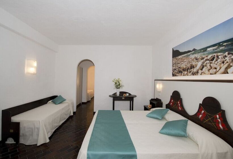 اتاق سوپریور چهار تخته, Cala Di Mola