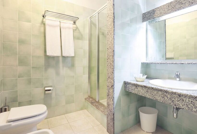 اتاق استاندارد سه نفره, Club Hotel Torre Moresca