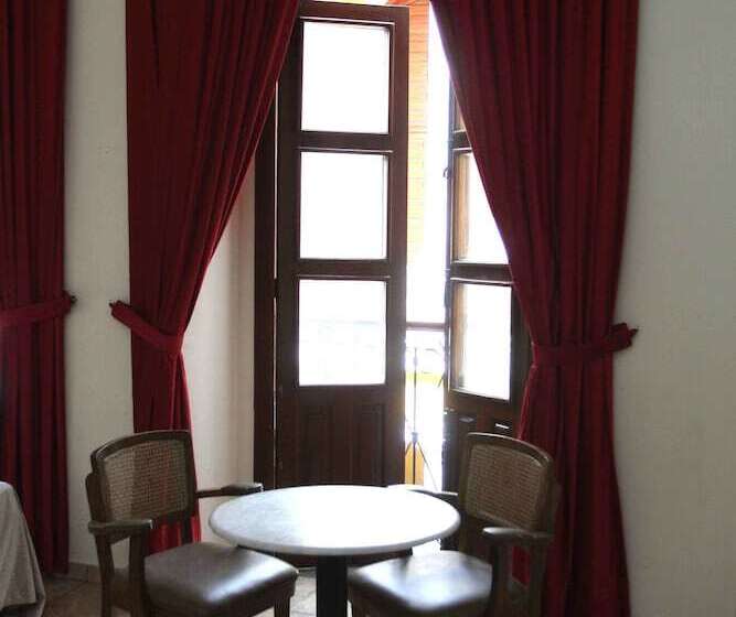Chambre Standard, San Francisco Plaza