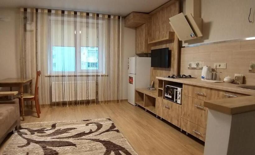 四人豪华间, Molex Apartments 3