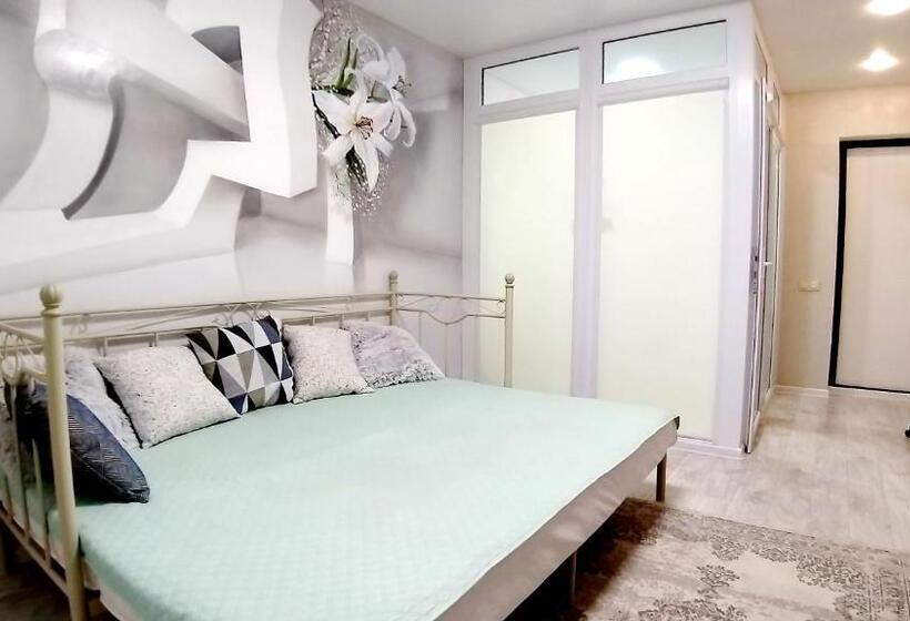 标准工作室, Molex Apartments 3