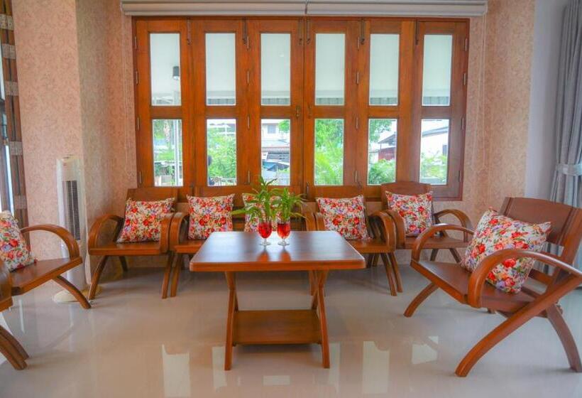 اتاق استاندارد با بالکن, Baan Yokmhanee