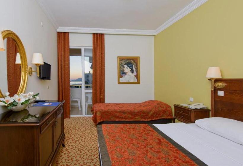 Трехместный Номер Superior, Antique Roman Palace Museum Hotel   Adults Only Ultra All Inclusive