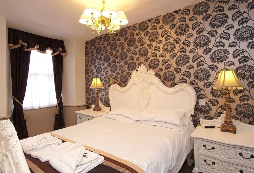Номер Superior, The Old Crown Coaching Inn